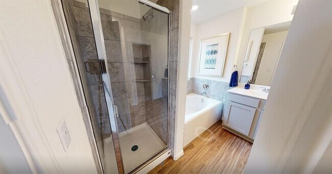 Foto del edificio - 1712 Boggy Crk Rnch Rd