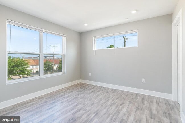 Building Photo - 2500 N Mascher St