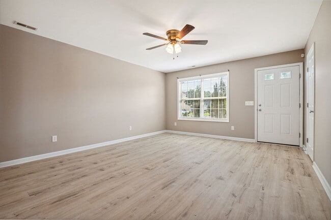 Building Photo - North East Single Family Home: Available Now