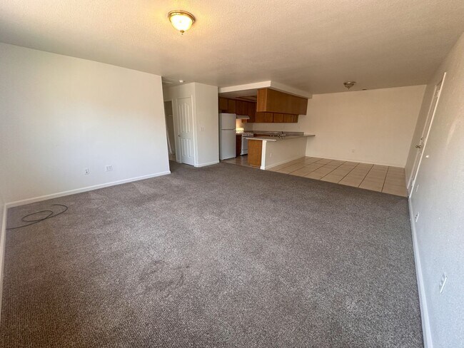 Building Photo - SV T 545