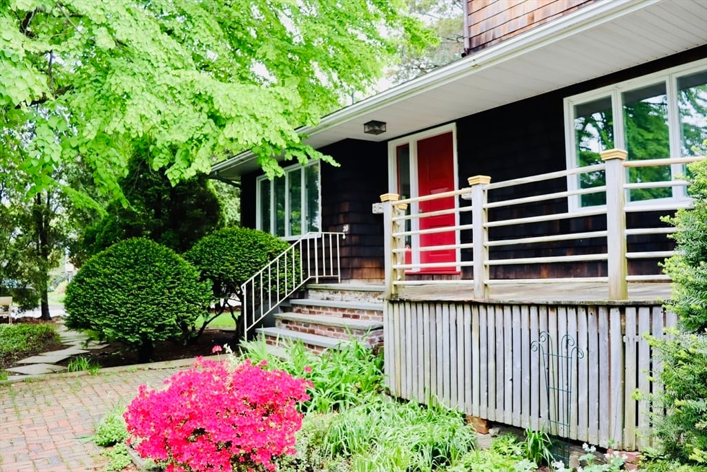 Primary Photo - 20 Tidd St