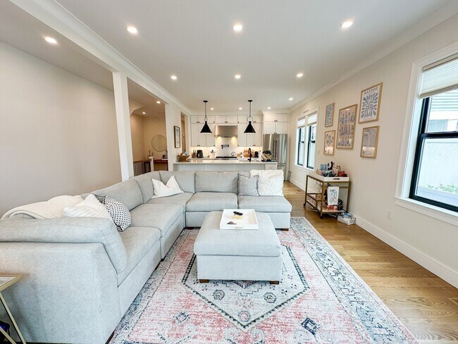 Foto del edificio - 746 E 8th St