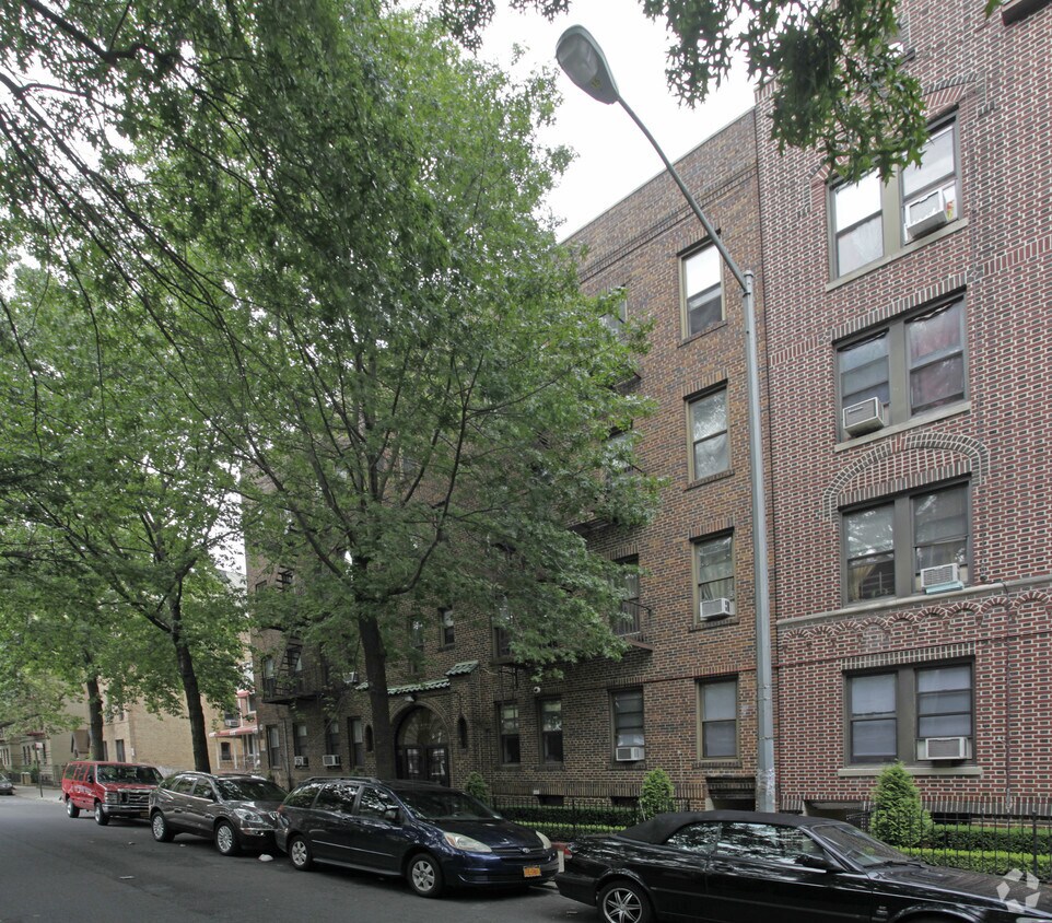 Foto del edificio - 1629 W 10th St