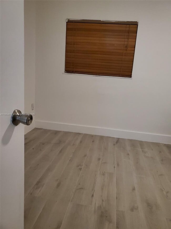 Foto del edificio - 6886 NW 166th Terrace