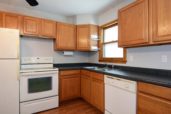Foto del edificio - 305 Burke Ave W