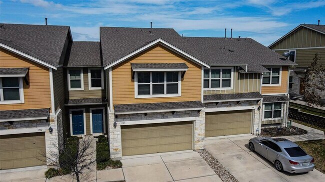 Building Photo - 1620 Bryant Dr