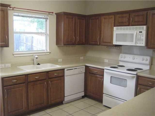 Building Photo - 2110 Charlotte Estates Dr