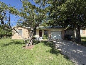 Building Photo - 1204 S 7th St