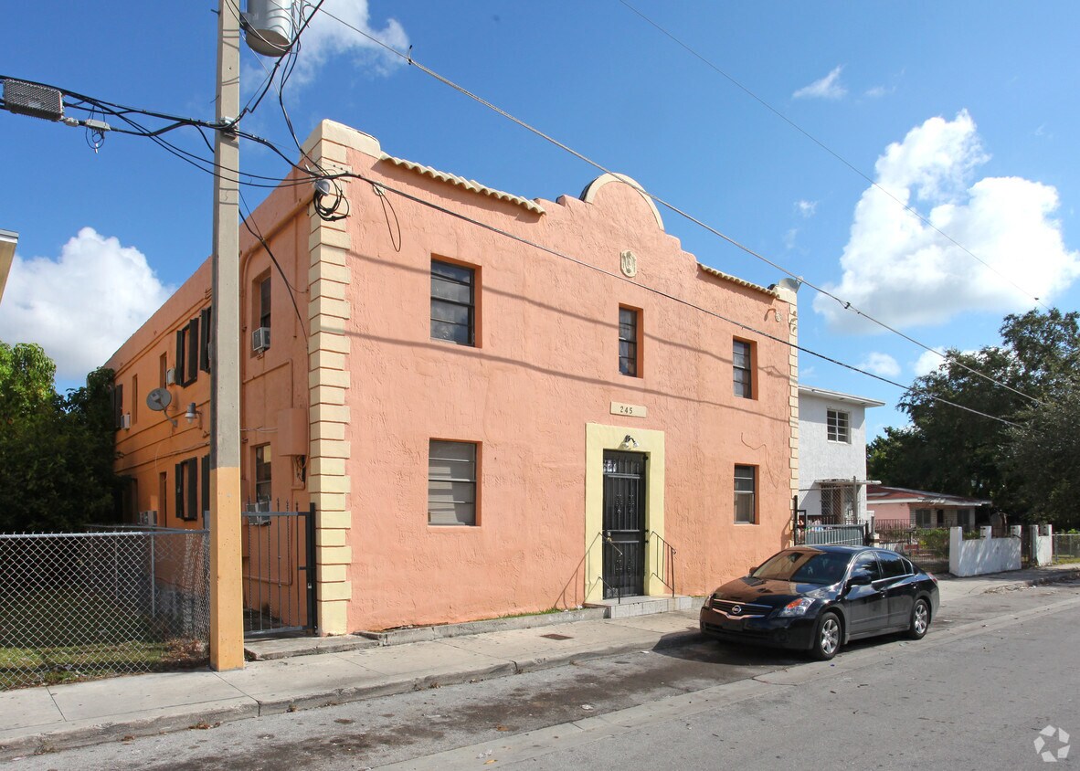 Foto del edificio - 245 NW 32nd St
