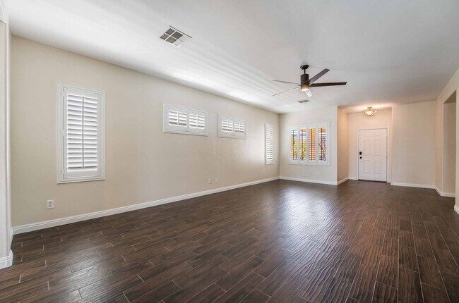 Building Photo - 3 Bedrooms & a sparkling Pool!