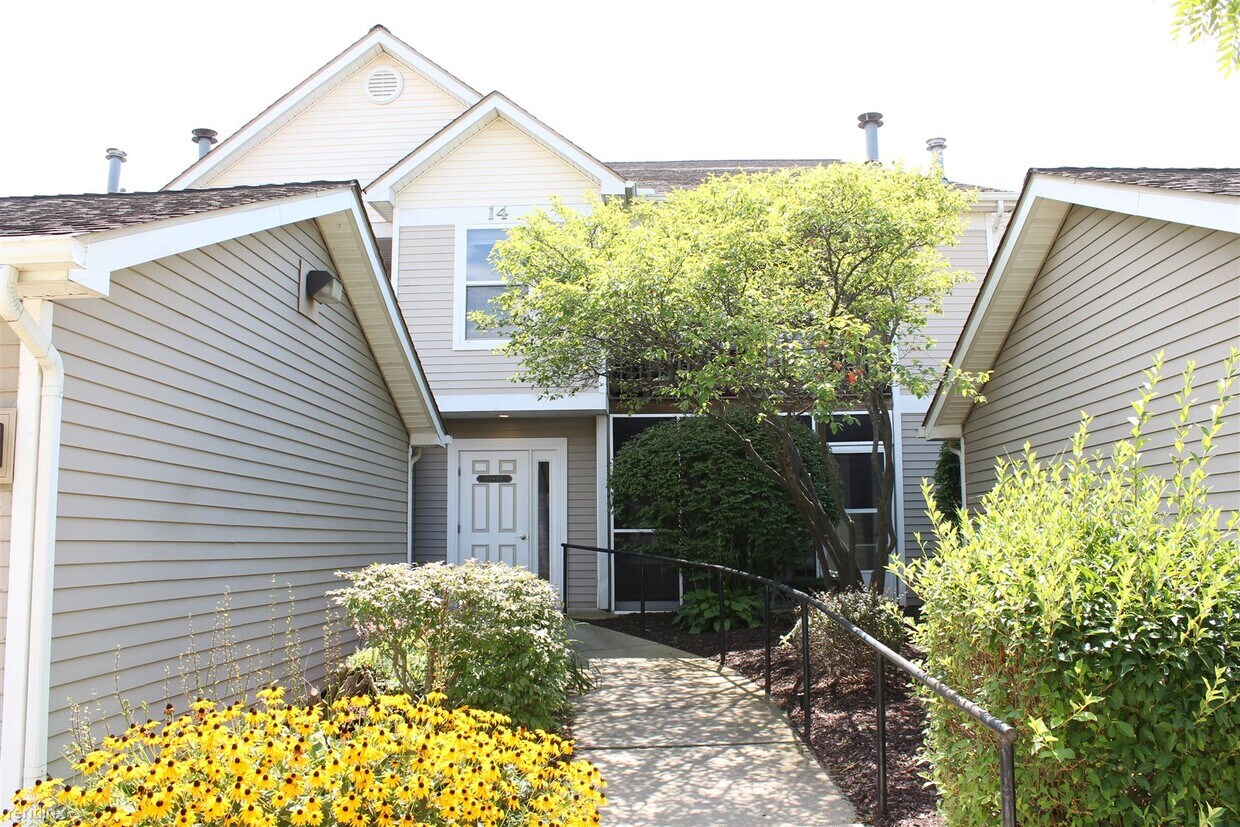 Primary Photo - 2 br, 2 bath Condo - 1575 Oakfield Dr