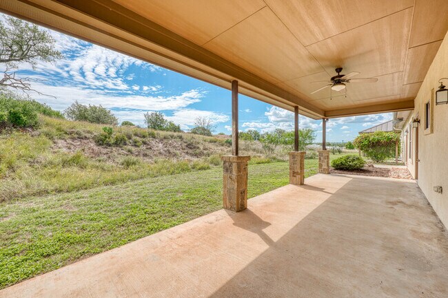 Building Photo - 127 Uplift