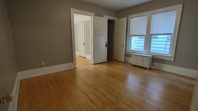 Foto del edificio - 3038 N Farwell Ave