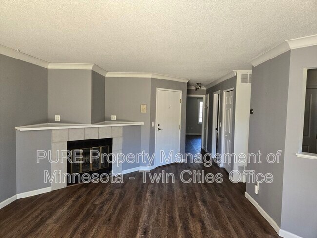 Building Photo - 3566 Blue Jay Way