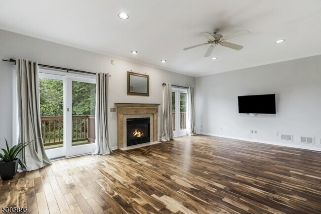 Foto del edificio - 5 Hidden Pond Ct