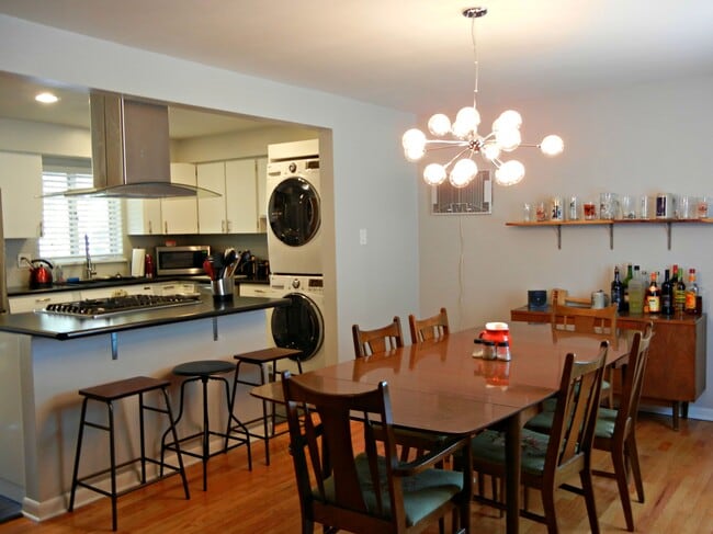 Kitchen / Dining Room - 955 Saulsbury St House