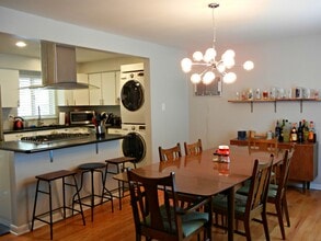 Building Photo - 955 Saulsbury St
