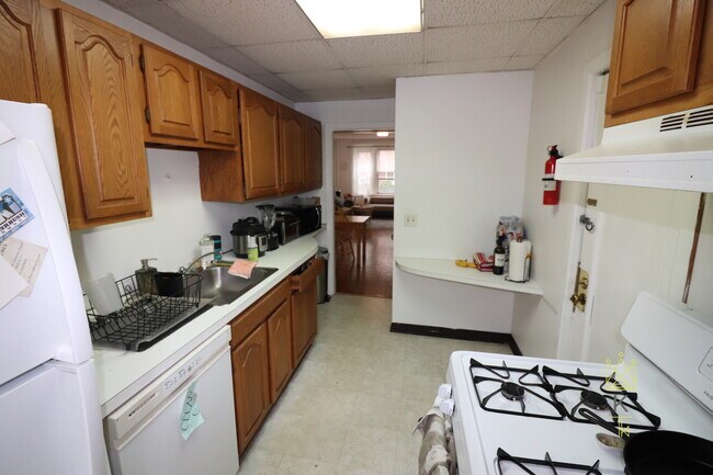 Foto del edificio - 44 Longwood Ave