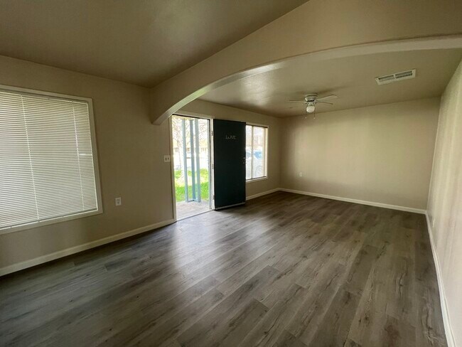Building Photo - Cute 3/1 bath units coming soon please cal...