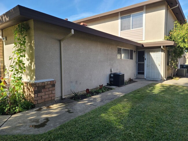 Photo - UPDATED RENTAL IN SACRAMENTO! Apartment