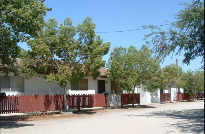 Primary Photo - 315 Roberts Ln