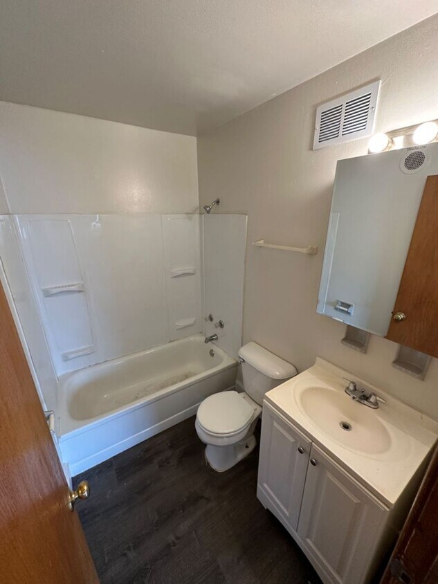 Primary Photo - 7731 W Hampton Ave