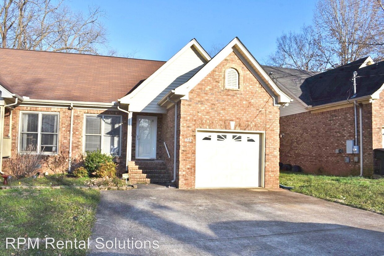 Primary Photo - 3 br, 2 bath House - 826 N. Maple Street