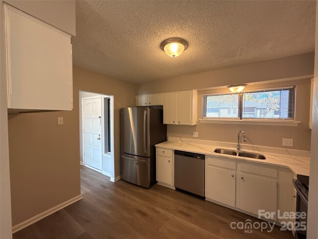 Building Photo - 11537 Turn Stone Ct