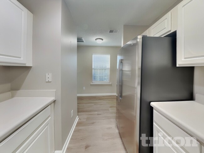 Building Photo - 8109 Bright Oak Trail