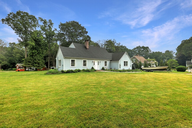 Building Photo - 29 Muirfield Dr
