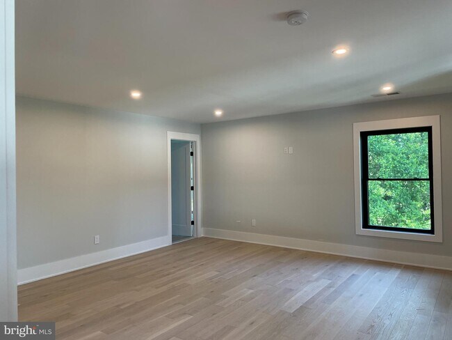 Building Photo - 9726 Middleton Ridge Rd