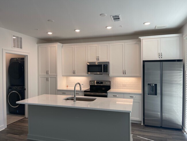 Foto del edificio - 418 Burton Dr