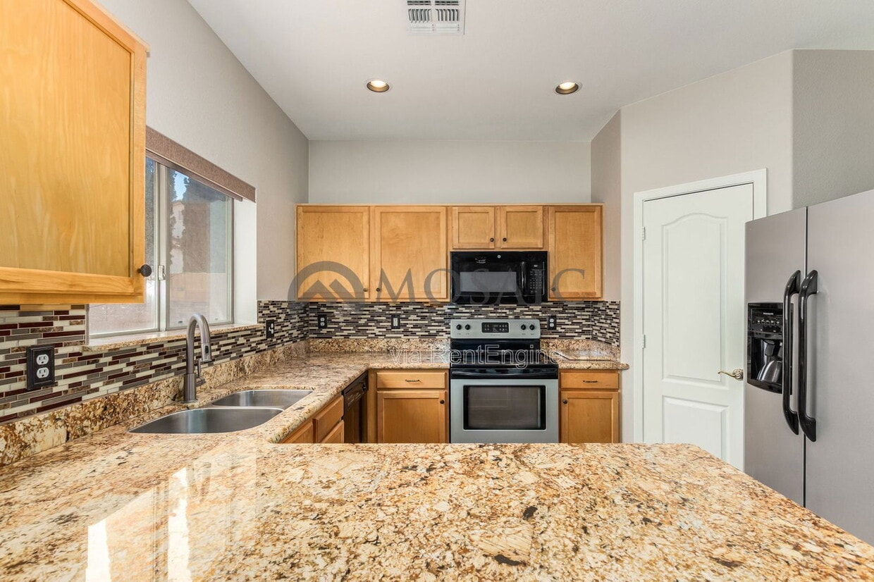 Foto principal - 2737 E La Costa Dr