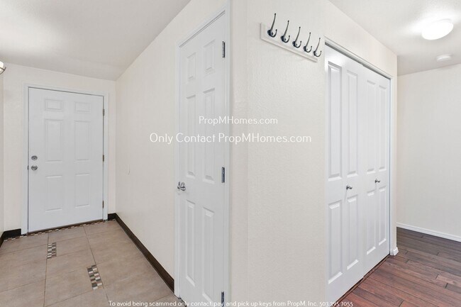 Building Photo - Serene Living in the Heart of Bethany – Yo...