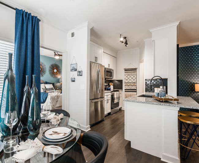 Foto del edificio - 8150 Willancy Ln