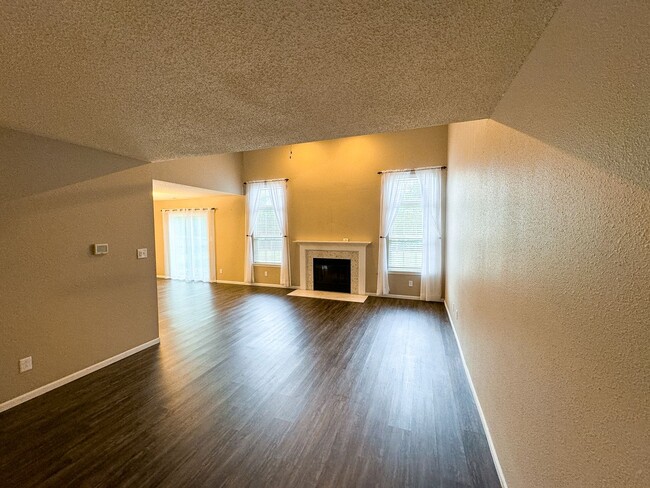 Building Photo - 5119 Prairie Bluff Ct
