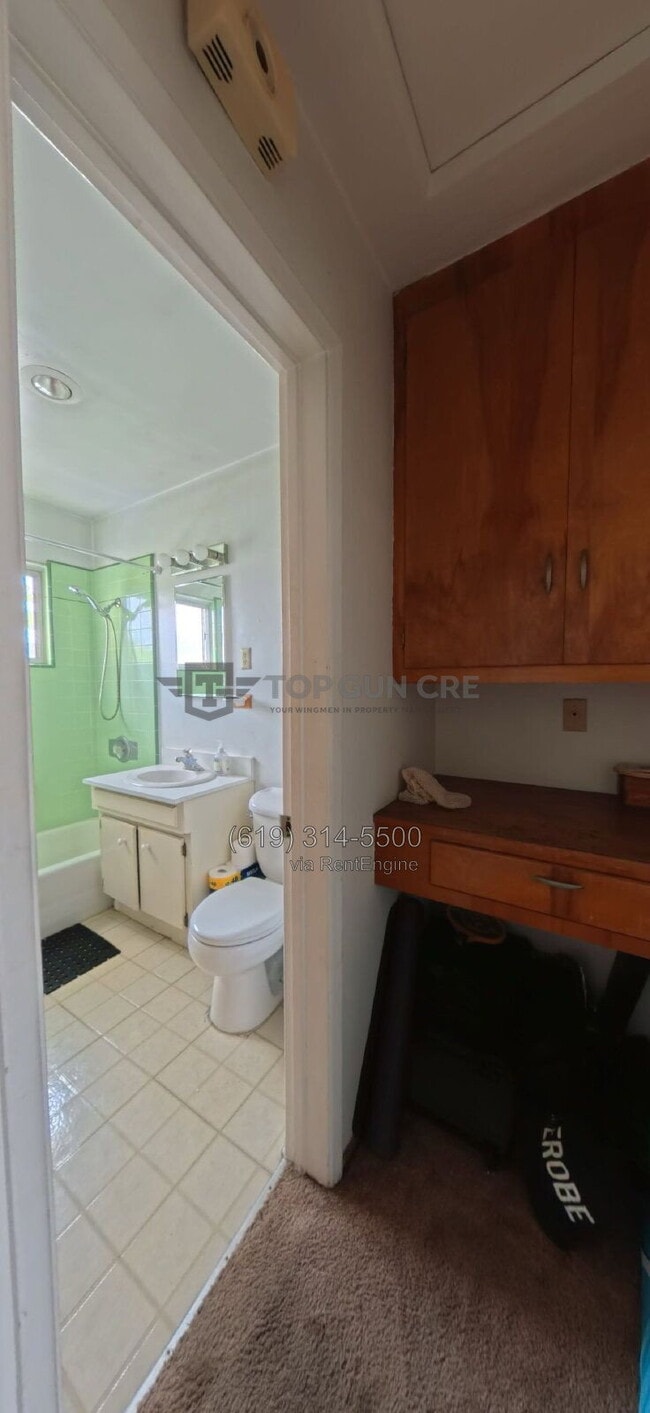 Building Photo - 3703 Haines St