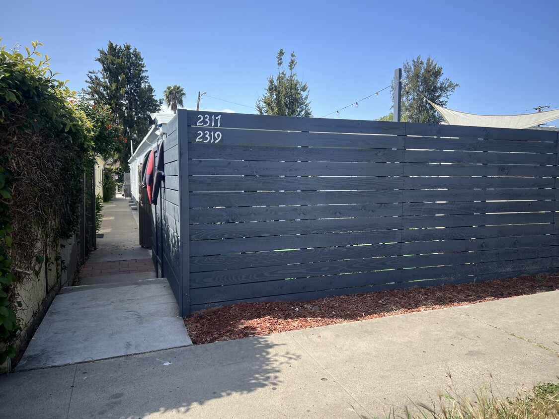 Foto principal - 2317 Grand Ave