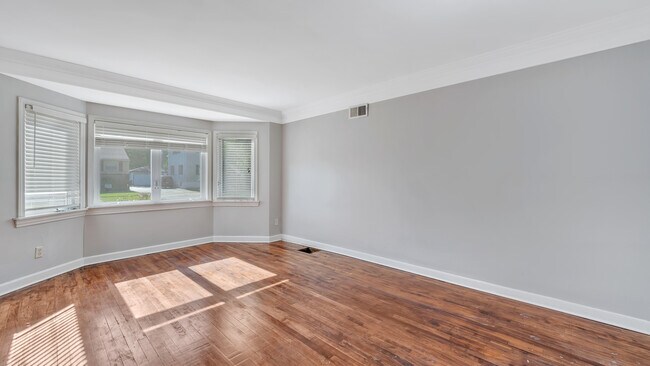Building Photo - 10215 Kildare Ave