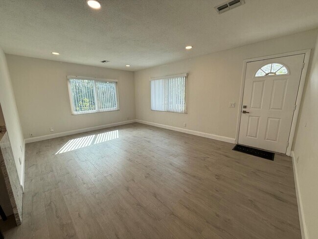 Building Photo - 14526 Paradise Trail