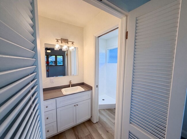Building Photo - 3 Bed 2 Bath Sacramento CA $1,850