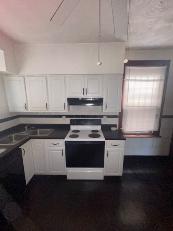 Foto del edificio - 4564 Emerson Ave