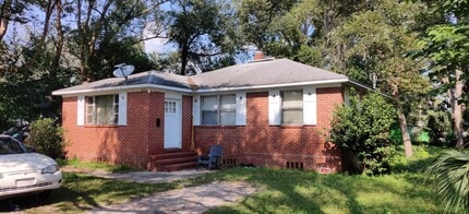 Building Photo - 8253 Lexington Dr