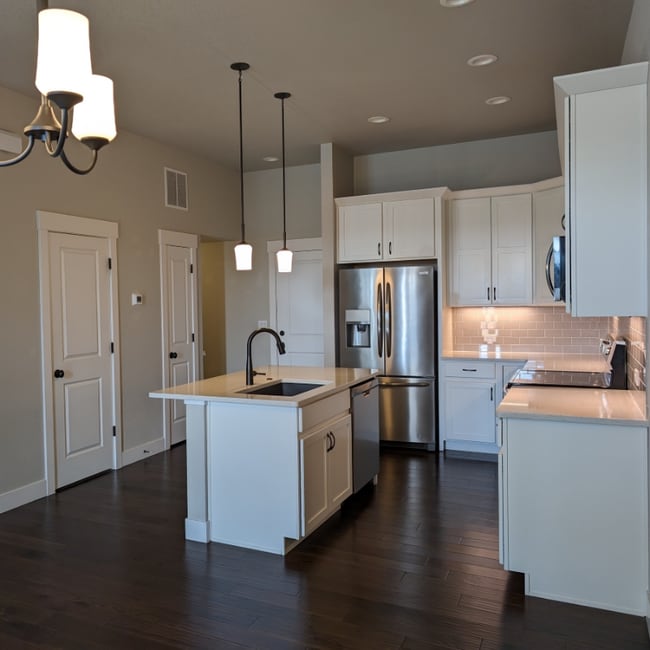 Building Photo - 5055 River Roads Dr