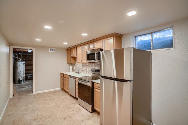 Foto del edificio - 1 Bedroom ADU with Full Kitchen & Private ...