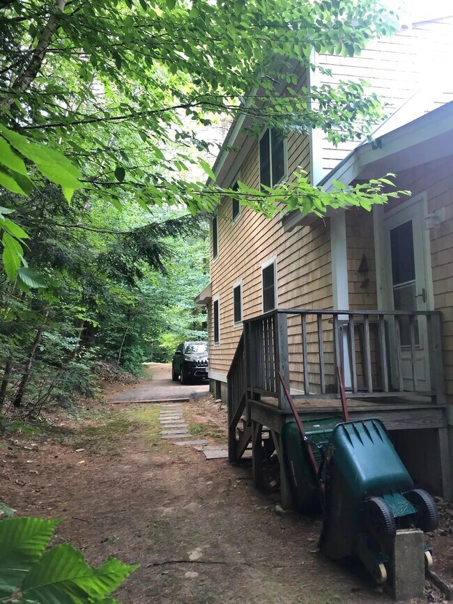 Building Photo - 50 Partridge Knoll Rd
