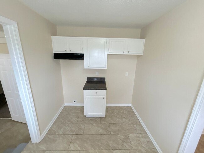 Foto del edificio - 4376 Willow Rd