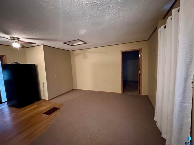 Foto del edificio - 820 N Cedar St