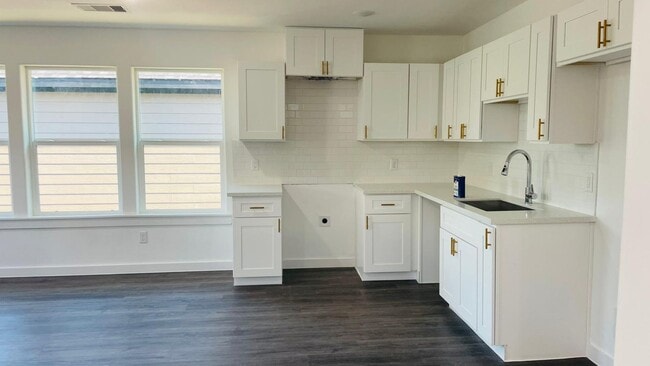 Foto del edificio - ? Brand-New Duplex – 3 Bedrooms, 2.5 Bathr...