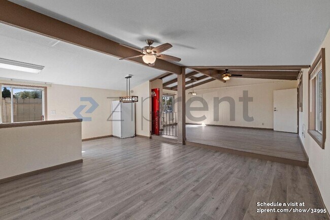 Building Photo - 200 Martin St